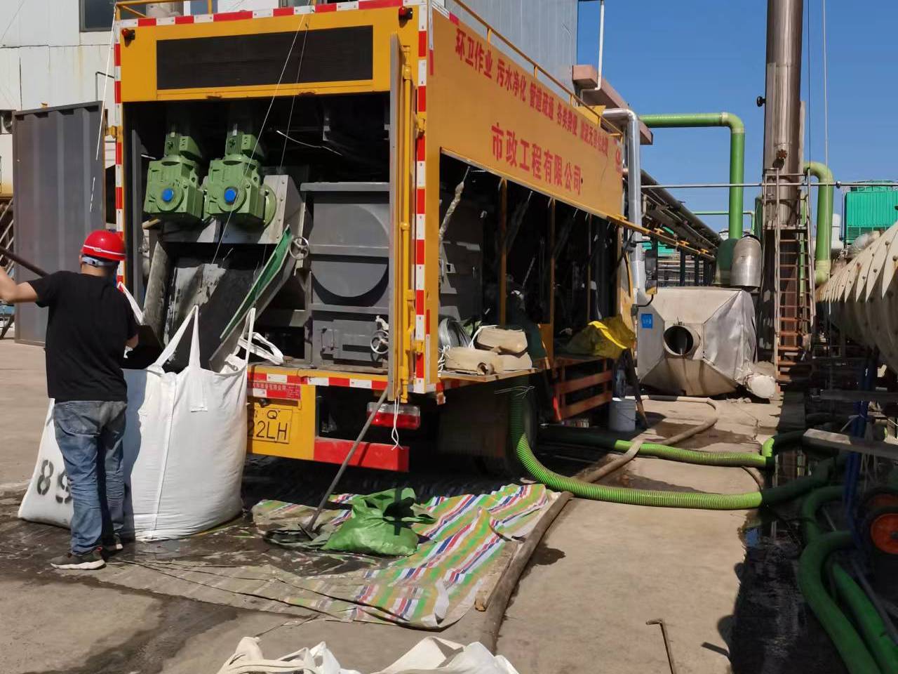 临潭淤泥压干处理